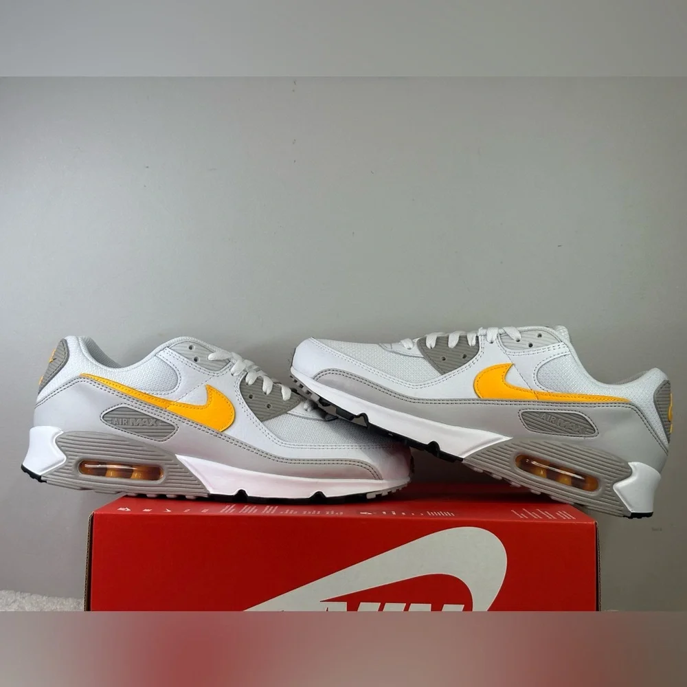 Nike Air Max 90 - Picture 3 of 13